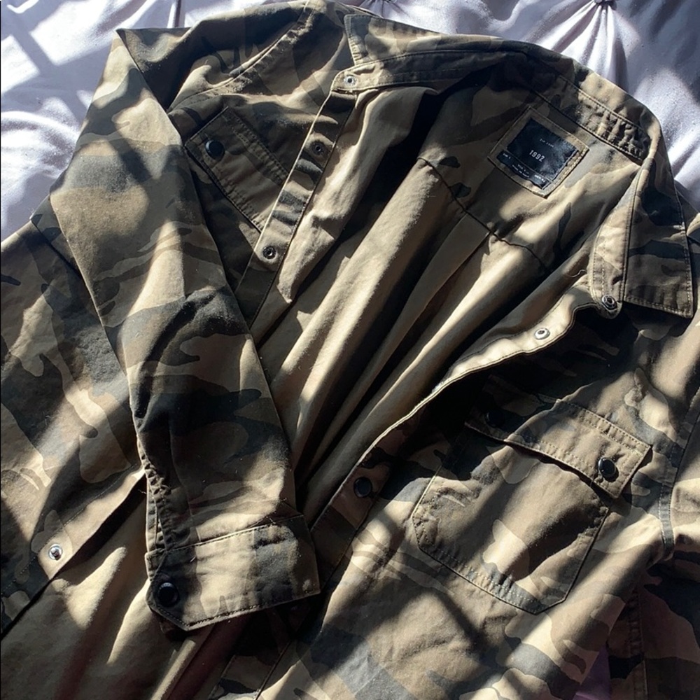 Camouflage button up jacket - Picture 3 of 3